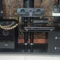 میز زیر تلویزیون