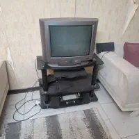 تلوزیون با میز مفت گذاشتم