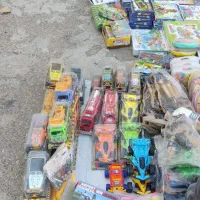 مقداری اسباب بازی به صورت عمده|اسباببازی|شیراز, فخرآباد (دروازه کازرون)|دیوار