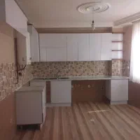 اجاره واحد اول درشهرک رجایی نبش خیابان ستاری