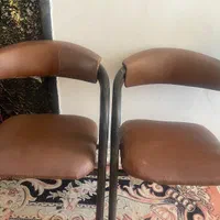 دوعدد صندلی