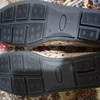 کفش|کیف، کفش، کمربند|پیشوا, |دیوار