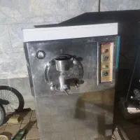 سفت کن و دستگاه بستنی قیفی