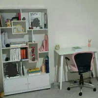 کتابخانه، میز و صندلی