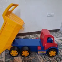 کامیون اسباب بازی بزرگ