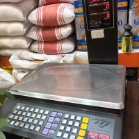 ترازو سالم در حد نو