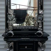 آیینه و کنسول و شمعدان