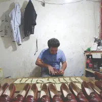 استخدام پستایی دوز، برشکار و چرخکار خانم و آقا|استخدام صنعتی، فنی، مهندسی|رشت, قاسمیه|دیوار