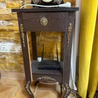 تلفن و میز تلفن