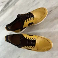 کفش|کیف، کفش، کمربند|میانه, |دیوار