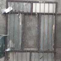 درب حیاط ماشین رو.. پنجره بزرگ درب چوبی خانه|مصالح و تجهیزات ساختمان|زاهدان, |دیوار