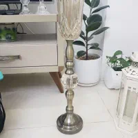 یک عدد شمعدان سالم و در حد نو