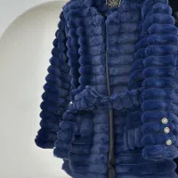 پالتو پوست در رنگ بندی همراه کمربند