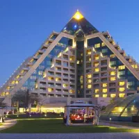 استخدام در هتل پنج ستاره ( جزیره کیش )