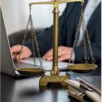 وکیل پایه یک دادگستری