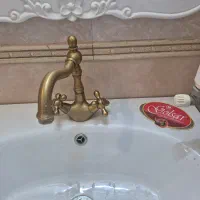 توالت فرنگی روشویی آینه کابین شیرآلات حوله خشک کن