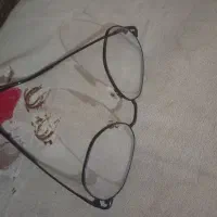 عینک تمیز سالم و نو