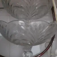 ظرف پایه‌دار میوه و آجیل و یکدست پیشدستی