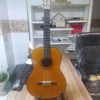گیتار یاماها c70
