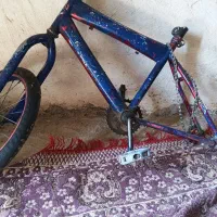 دوچرخه|دوچرخه، اسکیت، اسکوتر|خاش, |دیوار