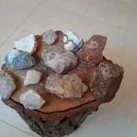 چندین عدد سنگ ، قیمت از شما و هرچقدر توافق شد...