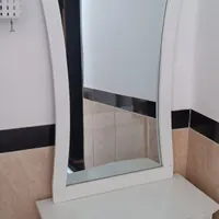 آینه و کنسول تمیز