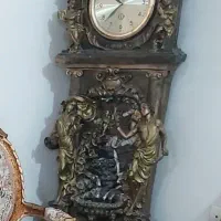 ساعت ایستاده آبنما دار