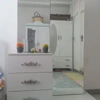 میز آرایشی آینه دار در باز شو و سه کشو