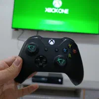 ایکس باکس وان 500 گیگ در حد نو با بازی