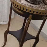 یک عدد تلفن سلطنتی سالم و یک میز تلفن شیک|تلفن رومیزی|اصفهان, جلالیه|دیوار