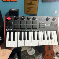 میدی کنترلر آکایی مینی پلی akai mini play