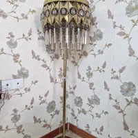 کنار سالنی طلایی رنگ ثابت