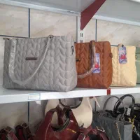 یه سری کیف مدرسه وزنانه