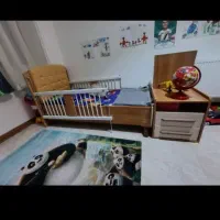 تخت خواب کودک و تشک پاتختی و فرش و پرده