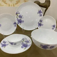 ظرف و دیگ با کالابرگ