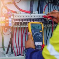 سیم کشی،برق کار،نصب لوستر،نورپردازی کابینت