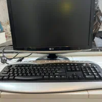 مانیتور و کیبورد