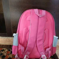 کیف مدرسه|کیف، کفش، کمربند|شاهین‌شهر, خانه کارگر|دیوار