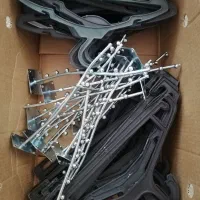 رگال فلزی و چوب لباسی