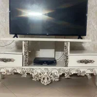 میز تلویزیون بسیار تمیز و نو