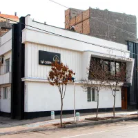 تولد و دورهمی ،قرار عاشقانه ،جلسات کاری و خاستگاری