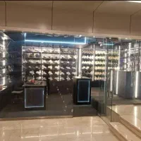 جذب فروشنده خانم - فروشگاه کتونی
