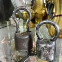 دو عدد قفل قدیمی شیر و خورشید