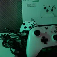 Xbox one S All digital یک ترا ، دو دسته تمیز|کنسول، بازی ویدئویی و آنلاین|مشهد, جانباز|دیوار
