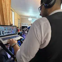 گروه هنری و دیجی، خواننده