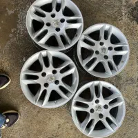 پنج پر مشابه صفر فروش فوری