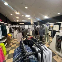 فروشنده خانم و آقا