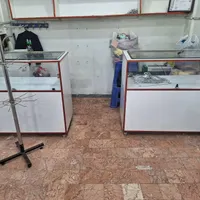 دوعددمیزچوبی همراه با شیشه و جاآویز|فروشگاه و مغازه|چالوس, |دیوار