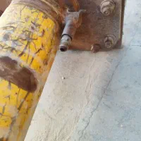 یک عدد جک هیدرولیک 2متری ضخامت 15شافت 70