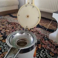 فلاکس سالم و قدیمی|ظروف نگهدارنده، پلاستیکی، یک‌بارمصرف|زنجان, |دیوار